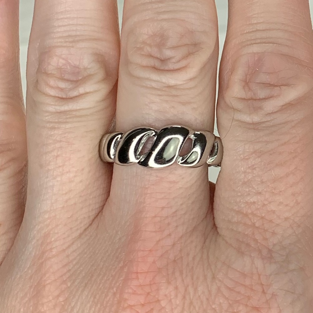 New Titanium Steel Minimalist Ring - Picture 4 of 4